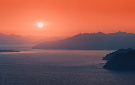 山脉 风景 日落 太阳 傍晚 水 海 灯光 自然 橙色 4K壁纸