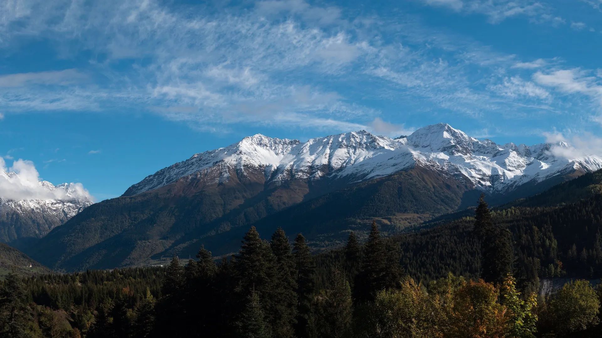 自然 风景 山脉 雪峰 云 天空 雪 树 4K壁纸