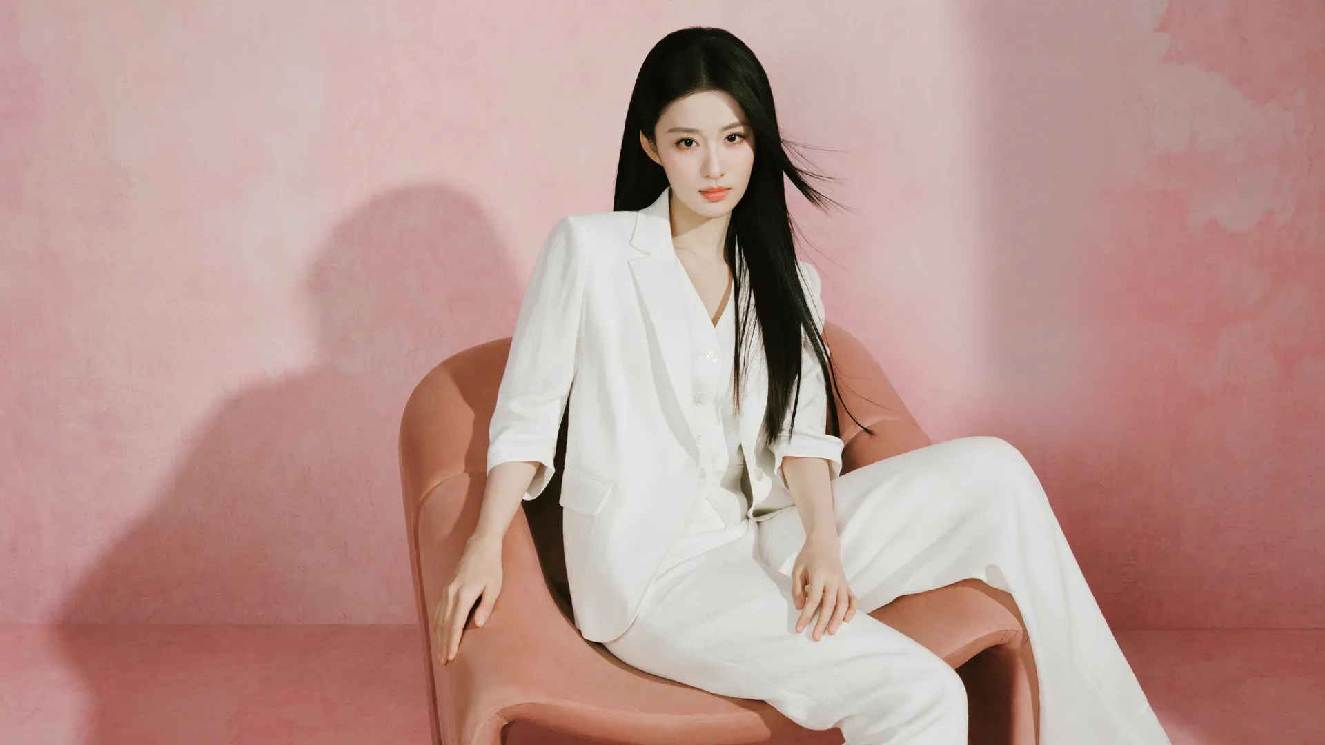 王楚然 白色西服 套装 美女 4K壁纸