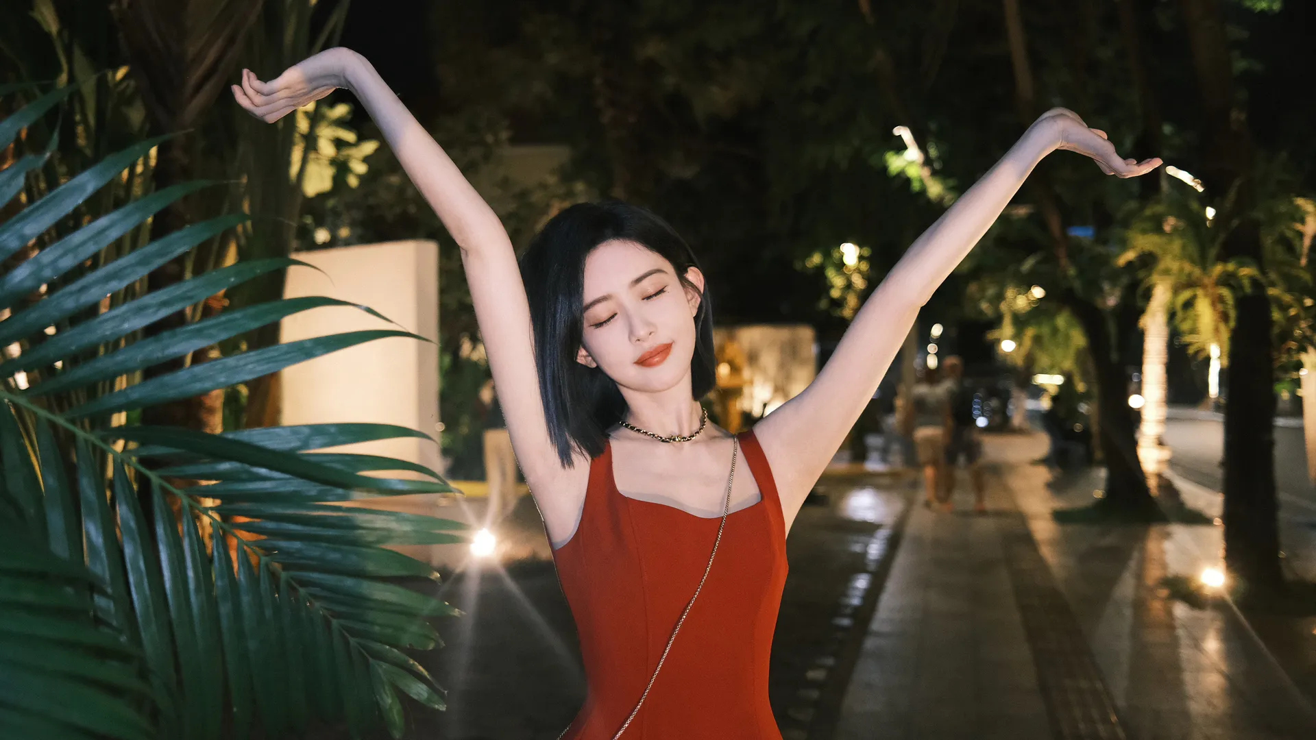 红色裙子 美女 孟子义 闭眼 唯美 4K壁纸