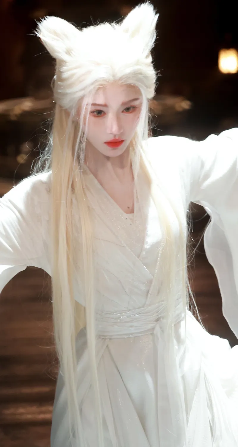 鞠婧祎 白发 狐狸 美女 手机壁纸 1080P壁纸