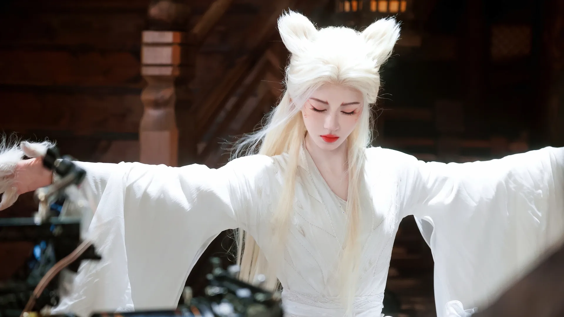 鞠婧祎 白发 狐狸 造型 美女 4K壁纸