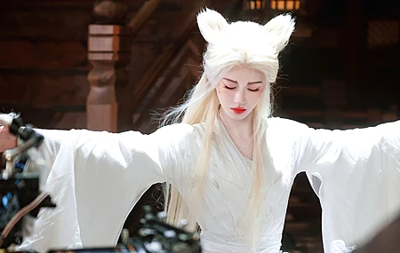 鞠婧祎 白发 狐狸 造型 美女 4K壁纸