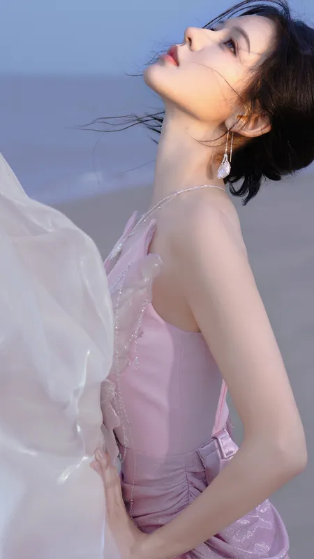 张予曦 粉色裙子 侧身 美女 4k 手机 壁纸 图片 手机壁纸 1080P壁纸