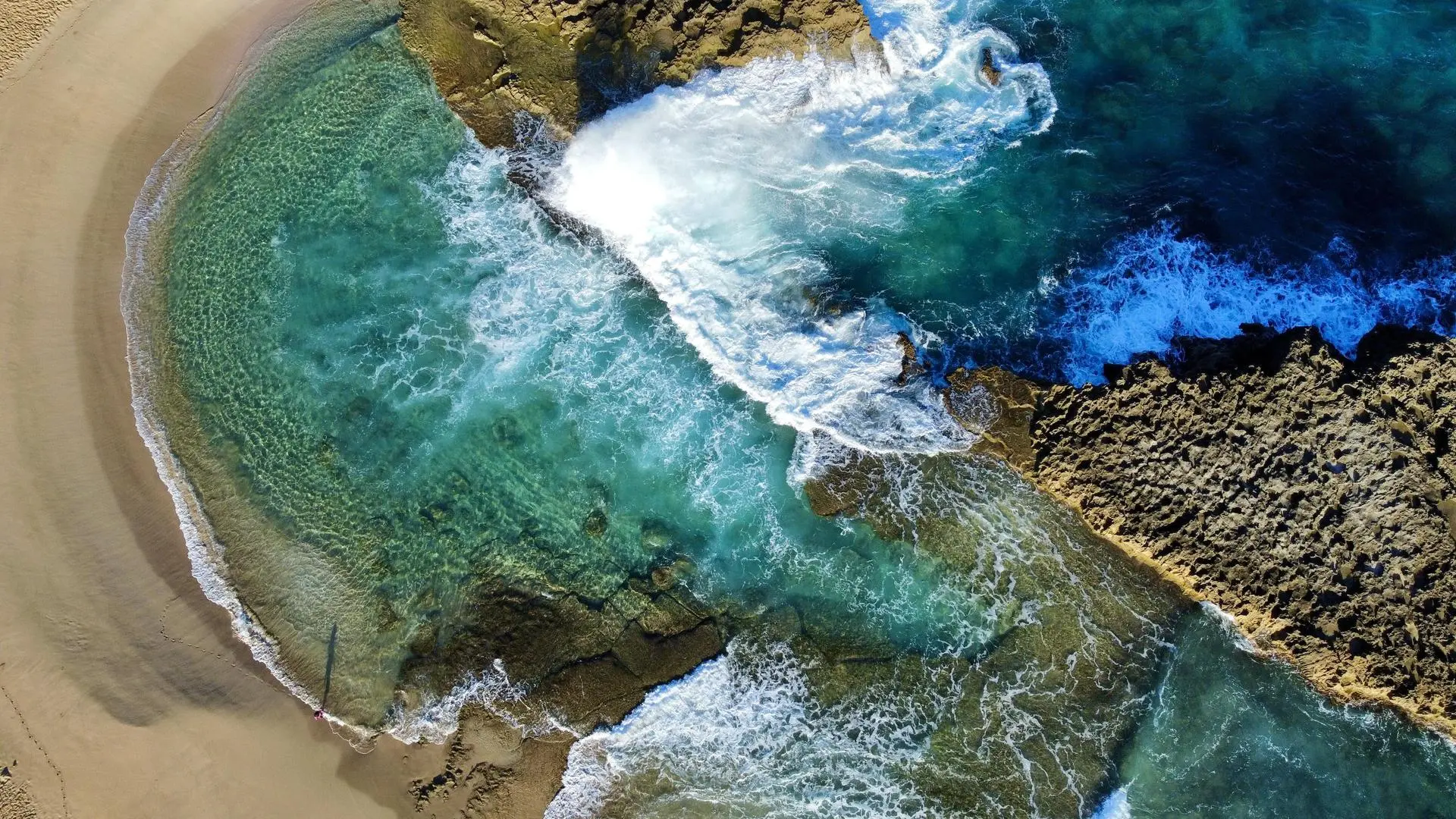 海滩 海 沙子 水 波浪 海泡沫 4K壁纸