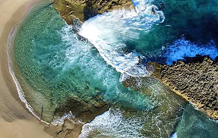 海滩 海 沙子 水 波浪 海泡沫 4K壁纸