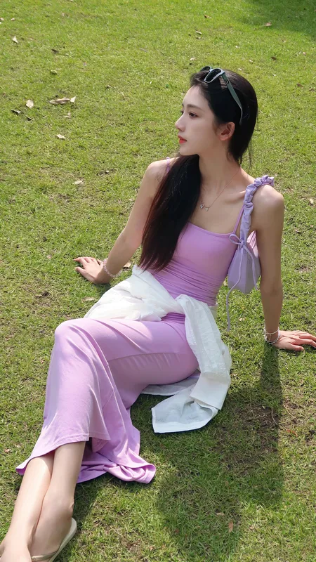 绿色 草地 美女 肖雨 4k 手机 壁纸 竖屏 手机壁纸 1080P壁纸