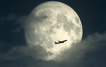 插图 月亮 云 天空 夜晚 飞机 极简主义 飞行 满月 4K壁纸