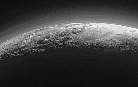 冥王星 大气层 太空 太阳系 发光光晕 宇宙星空 2K壁纸