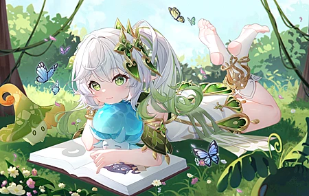 原神 美术作品 动漫少女 白发 马尾 绿眼睛 尖耳朵 精灵少女 阅读 书籍 草地 花朵 蝴蝶 史莱姆 脚 脚底 俯卧 树叶 渐变发色 绿色 4K壁纸